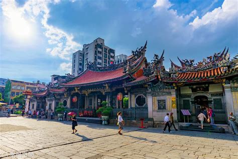 住廟後面|【廟宇附近的風水】住在宮廟 